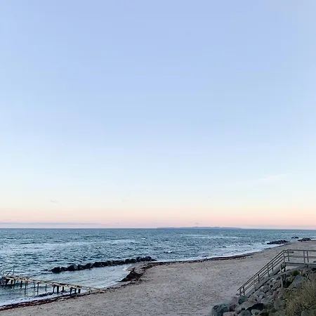Bathing, Fishing And Surf By The Coast بيت للعطل